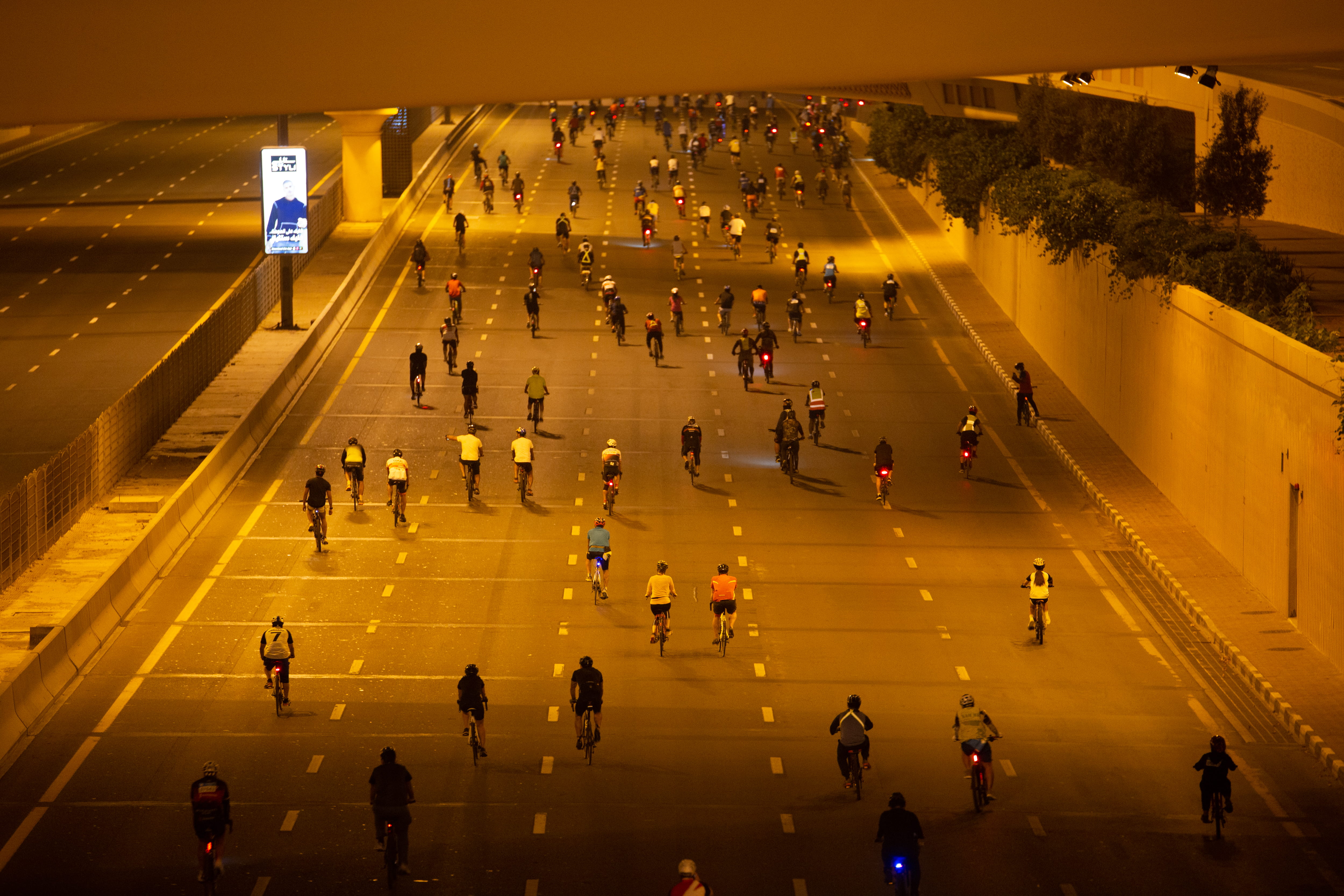 Hamdan bin Mohammed joins more than 20,000 cyclists in first Dubai Ride ...