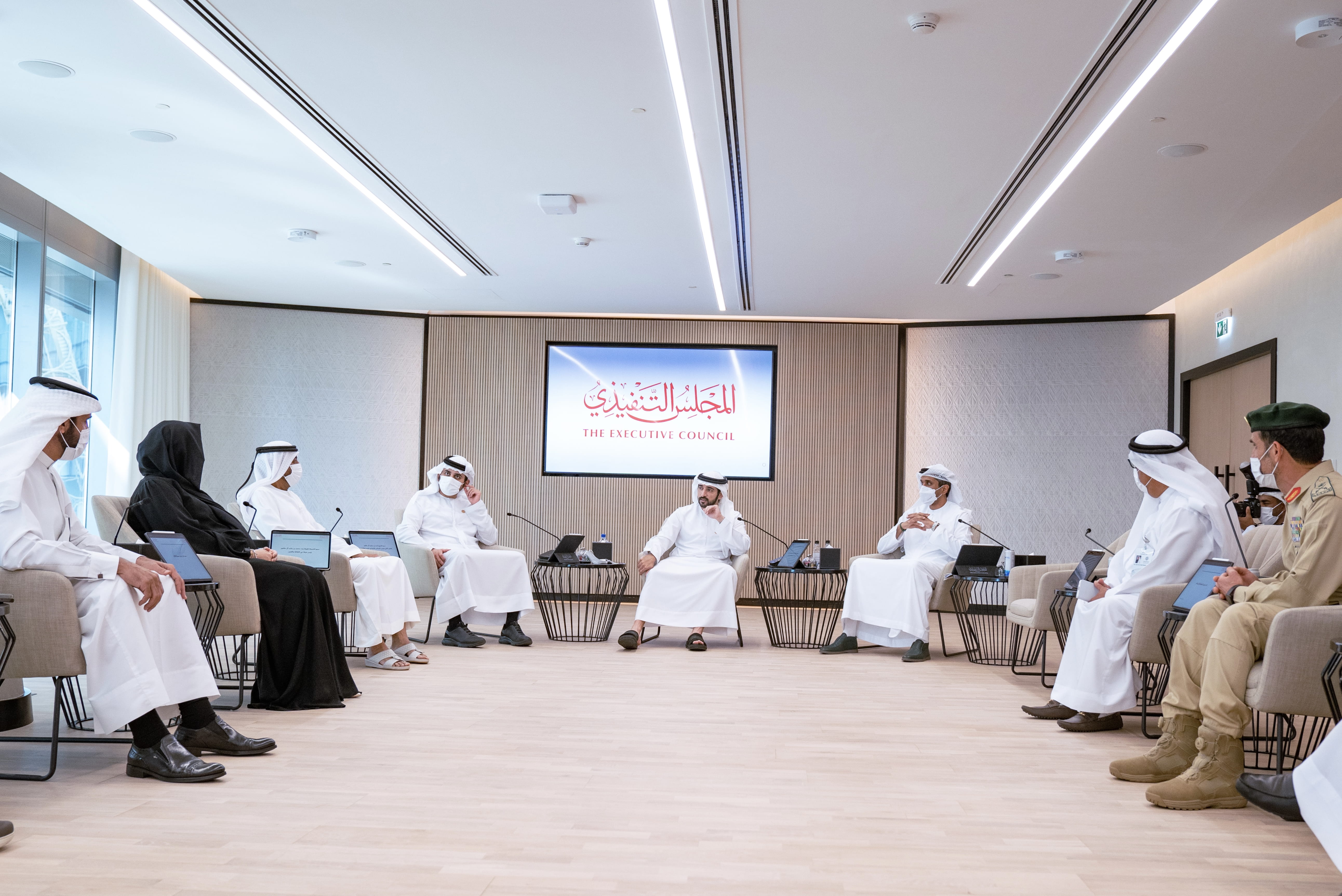 Hamdan bin Mohammed chairs The Executive Council meeting, approves ...