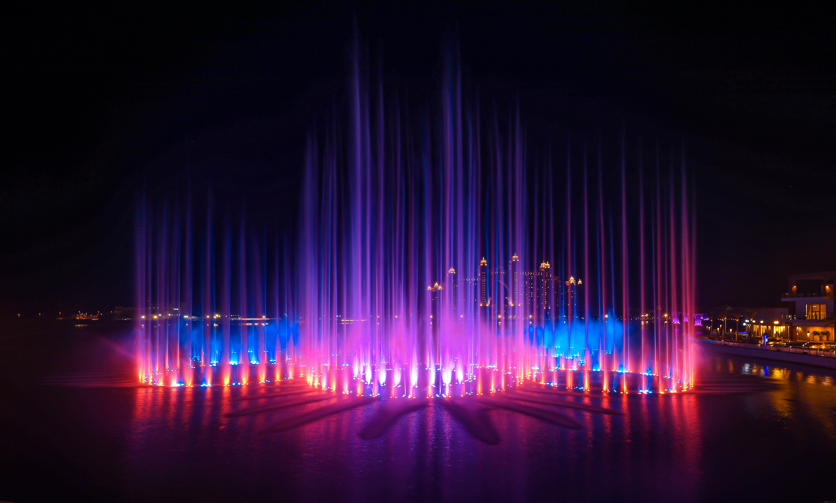 Дубайские фонтаны. Поющие фонтаны Бурдж Халифа. Фонтан Дубай (Танцующий фонтан) / Dubai Fountain. The Palm Fountain Дубай. Танцующий фонтан у Бурдж Халифа.