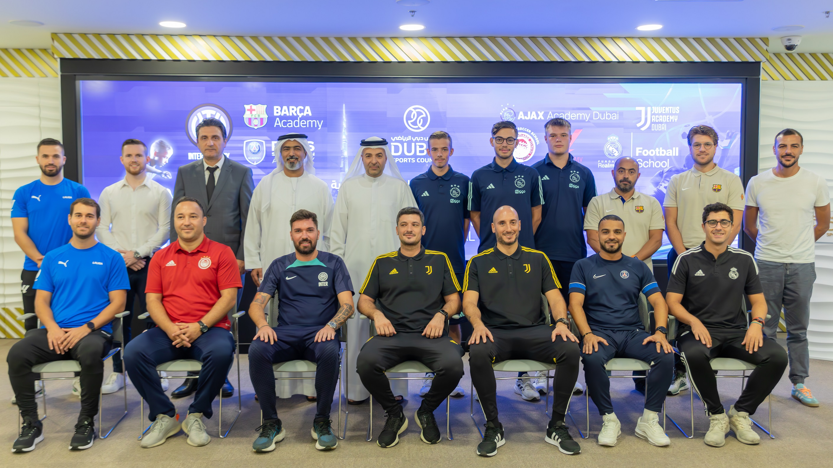 مجلس دبي الرياضي يجتمع مع أكاديميات كرة القدم العالمية لتعزيز مكتشفي المواهب