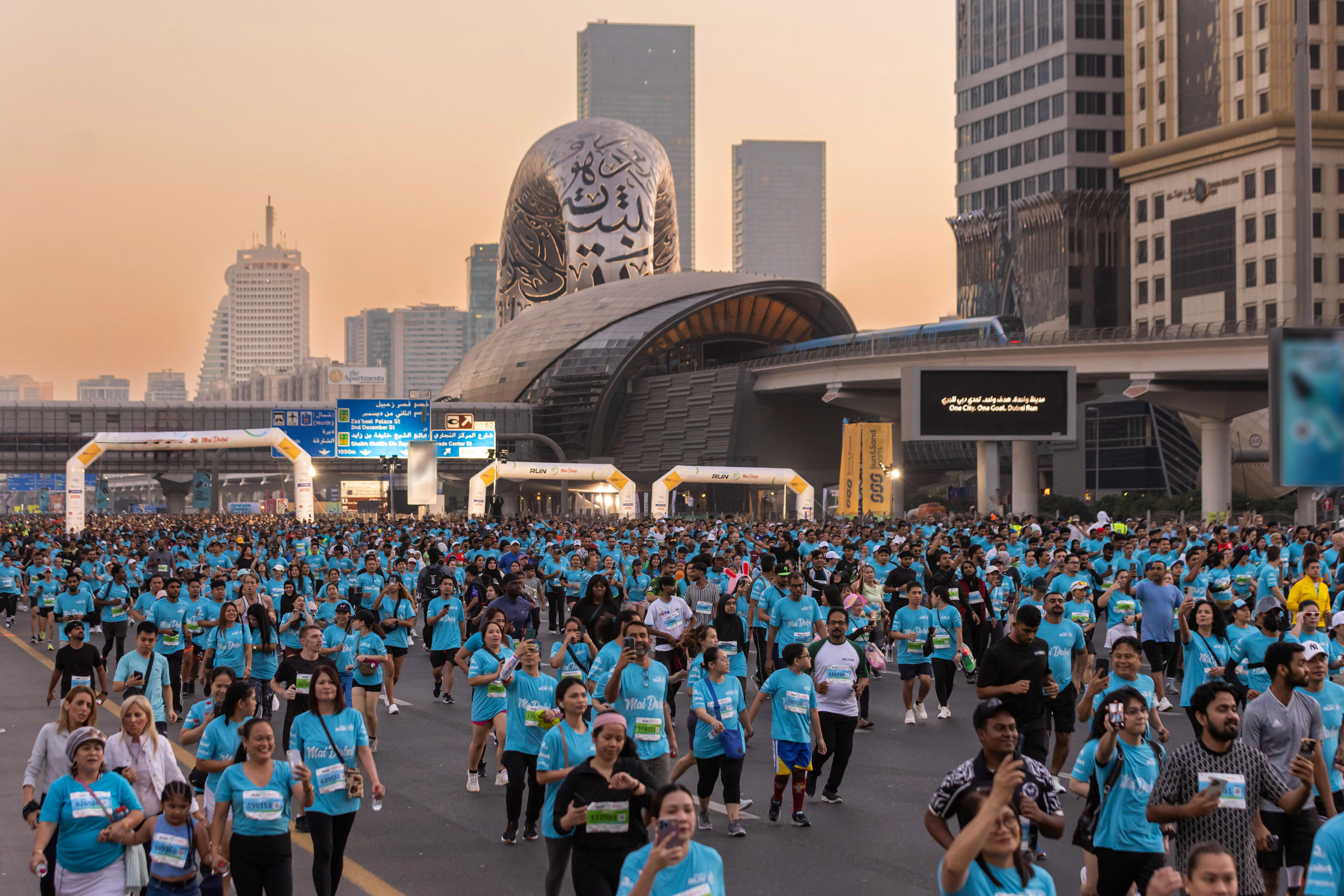 Dubai Run  307000 runners descended on Sheikh Zayed Road